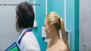 بنات مكتبية ساخنة تأخذ زب في كل فتحة