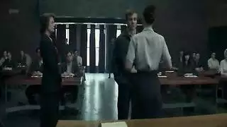 يتعرض وينكي لورانس للاستغلال من قبل العديد من الرجال ، بعد أن قبلت تحديًا منه