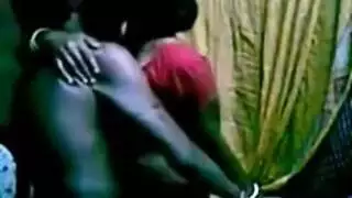 شباب مستقيمون يجربون الإباحية المثلية: جماع وإدخال ألعاب