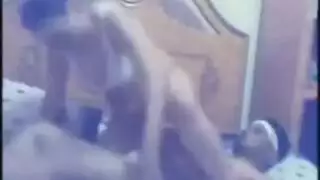 مراهقة مصرية تبتلع السائل المنوي