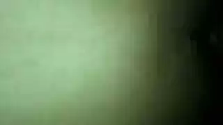 قذف داخلي في السوق المزدحم: مني يقطر في الزقاق