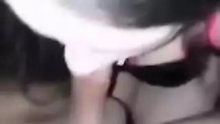 مصرية تأخذ صفعات على وجهها أثناء مص عميق للقضيب