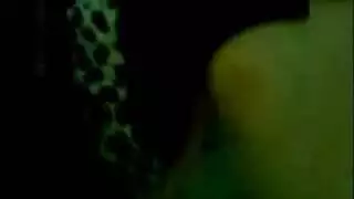 أم عربية تغوي ابنها لضرب عنيف وحقن مني