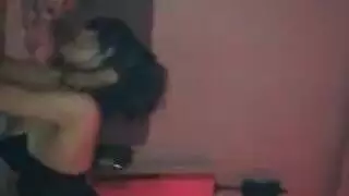 عاهرة مصرية تمص قضيب عربي وتحب الطعم