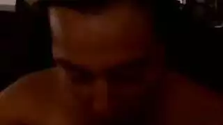 عاهرة فاتنة تخدم القضيب ثم تحصل على نهاية ساخنة