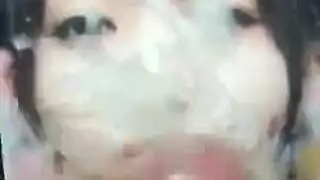 ليزا جونسون في سن المراهقة مثير النمش خنثى مع كبير الثدي تمتص ديك ويحصل صدم في عصابة الانفجار