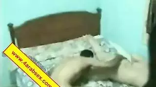 ربة منزل ساخنة تتوسل لممارسة جنس قاسي مع شاب شمالي