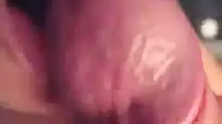 أم ساخنة تتعرض لاختراق مزدوج من فحول أجانب شباب