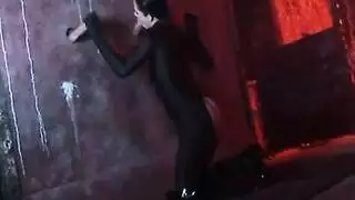 ثلاثي حارق: نيك مزدوج وقذف على الوجه