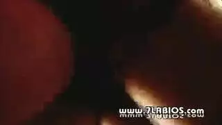 يدخل علي امه وينكها غصب عنها