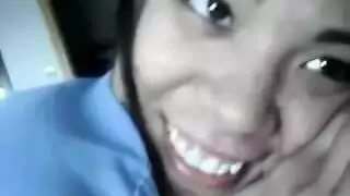 مداعبة علنية في السيارة: غريب يمارس الجنس مع عاهرة هاوية إباحية مجانية