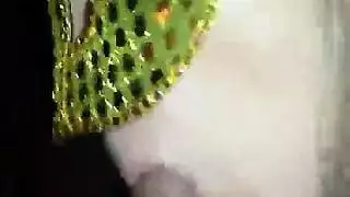 معصوب العينين الثدي وهمية غرفة الملابس