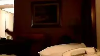 جلسة صباحية مع فحول: زوجين هائجين يركبان قضبانًا صلبة مثل أبطال