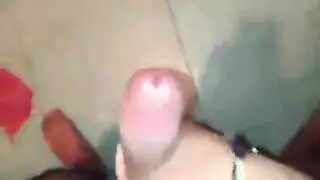 منافسة طالبات بريئة تتحول إلى علاقة جنسية جماعية