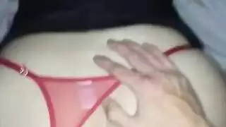 ناضجة مثيرة في جوارب تُشحم لركوب قضيب مكثف