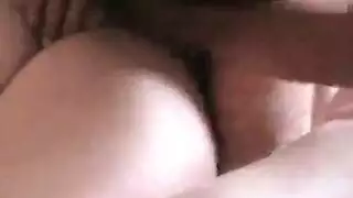 ام مصرية تتناك من ابنائها في كسها وطيزها