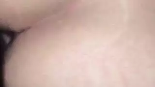 عاهرتان عربيتان في حفر ضيقة يتم ضربهن بقسوة