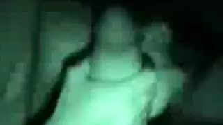 بنات يداعبن تدي بعض