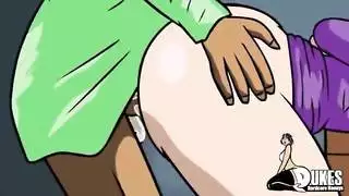 سكرتيرة شقراء تمارس الجنس بقوة مع رئيس عربي في حفل جماعي علني