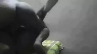 ابن ينيج امه وهيا ناءمه