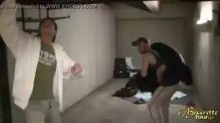 قطار ذو رجلين لفتاة عربية ممتلئة الصدر