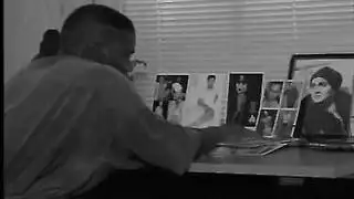 يأخذ ذلك القضيب الأسود الضخم بخشونة وبدون وقاية