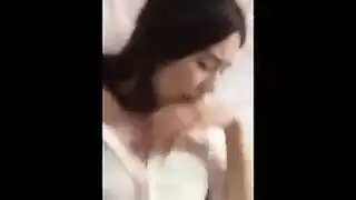 زوجات صغيرات ومثيرة: مغامرات شرجية وخيانة