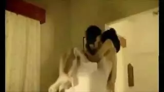 عاري ومتحمس: مشهد إكس إكس إكس مع اختراق عميق
