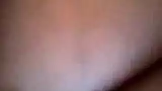 ولد يشتم امه