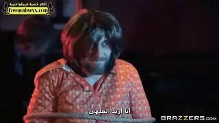 تعري صريح لباربي يتحول إلى علاقة ثلاثية
