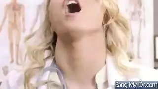 سكس جسم نار نيك دكتورة ممحونة على زب طويل في العيادة