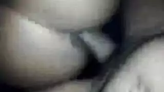 تفجير الخلف: قذف منوي ضخم على مؤخرتها وشرجها