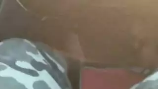 خيال الشقراء الإباحي: مملوءة بالسائل المنوي، ثم تدليل