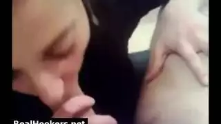 فمين يلتهمان شقًا مبللاً واحدًا