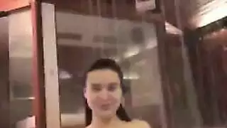 نادي رياضي مبلل جذاب